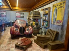 1/18th Garage diorama for