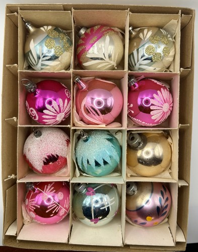 Boxed set large vintage - set,