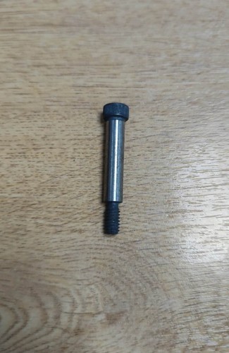 Ransomes shoulder bolt - ransomes,