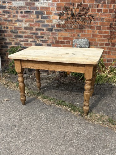Vintage pine farmhouse - pine,