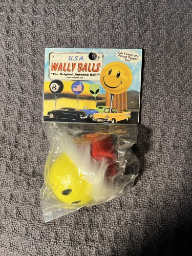 Smiley face santa hat antenna - smiley,