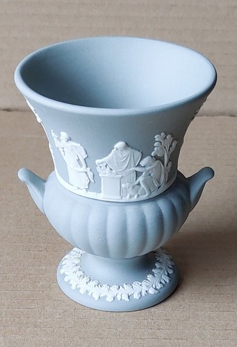 Wedgwood grey jasperware - jasperware, urn