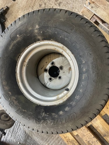 Front stud wheel - stud, +