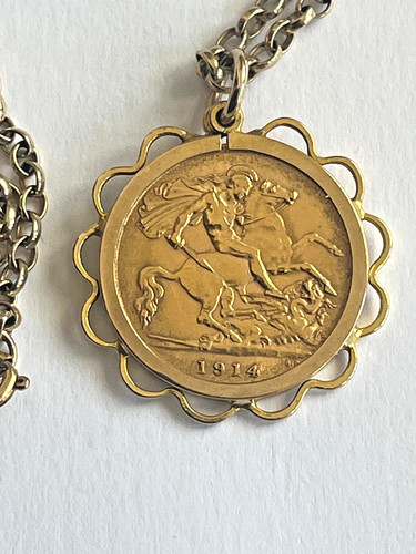 1914 half sovereign coin - half,