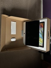 I7 9700 3GHZ 16gb DDR4 1TB 870 evo 21.5” 2019 IMac box and everything included