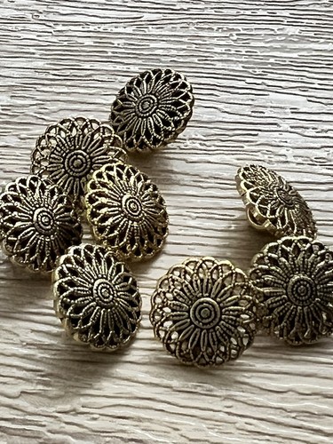 Gold filigree flower - x,