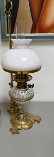 Antique oil lamp - white, vesta