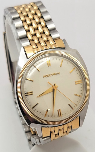 Vintage 1975 accutron - accutron, football