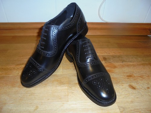 Samuel windsor black semi - windsor,