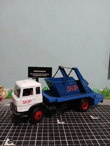 Britains farm toys ford - farm,