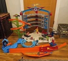 HOT WHEELS ULTIMATE GARAGE SHARK ATTACK CMP80 - SPARES OR REPAIRS