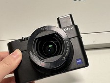 Sony RX100 III – 3.0" Flip