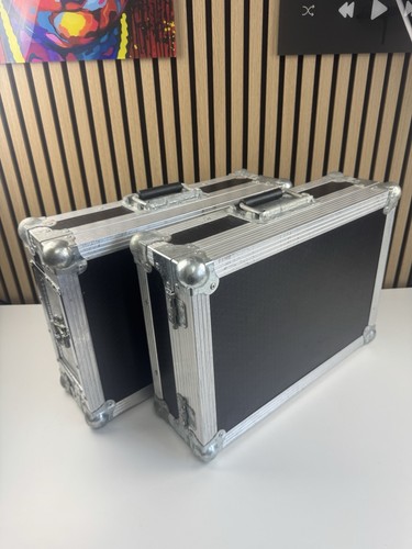 Pair flight cases for - cases,