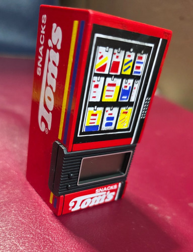 Tom snacks clock - snacks,