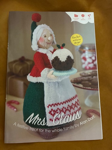 Alan dart mrs claus - claus, knitting