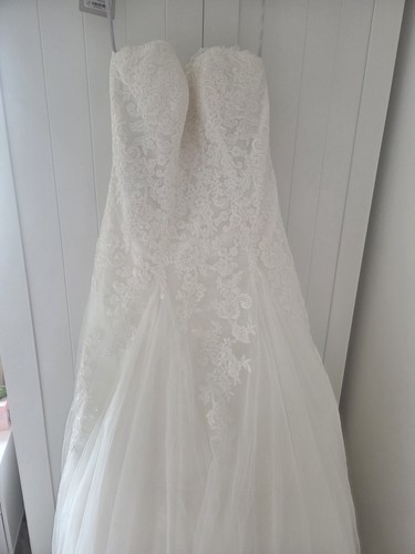 Size ivory wedding dress - 18,