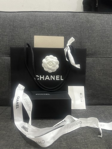 Authentic chanel small - authentic, gift