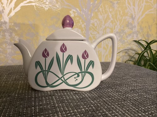 Swineside teapottery tulip - swineside, art
