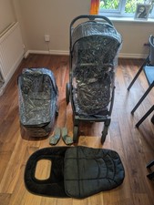 Oyster 3 Black Travel System &