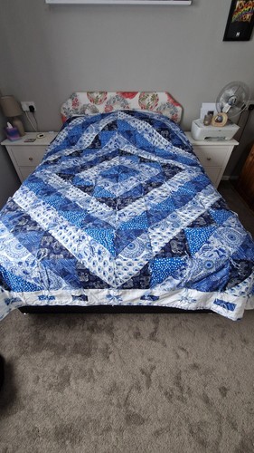 Handmade patchwork quilt - , hand