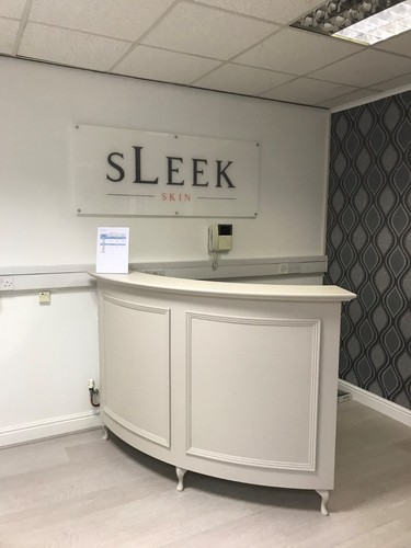 Large curved reception desk - curved,