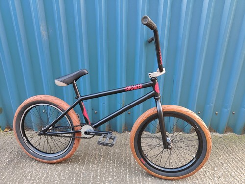 Stranger crux pro - pro, spec