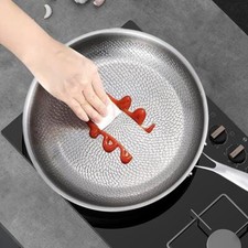 1x Titanium Hammered Frying Pan ♉