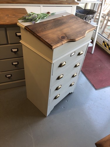 Lovely small bureau - /, unique