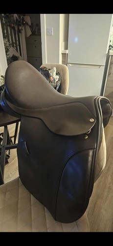 Black country show - country, saddle