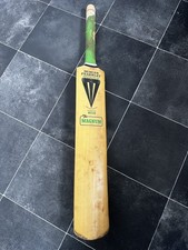 Duncan Fearnley The Magnum Cricket Bat