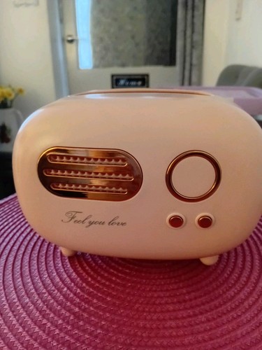 Lovely old fashioned radio - old,