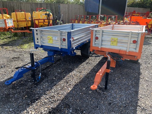 Tipping trailer for compact - tipping,
