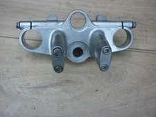 SUZUKI BANDIT 600 MK1 (R REG) top yokes,risers,clock rubbers.