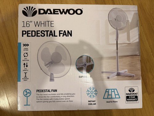Daewo pedestal fan new - in, box