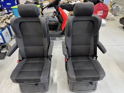 Captain seats with child - t5,