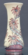 Moorcroft Daisy Vase Early