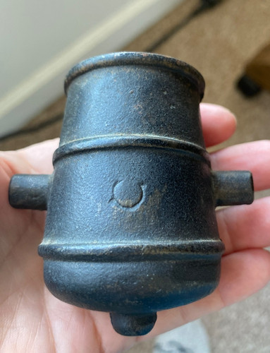 Vintage cast iron toy cannon - cast,