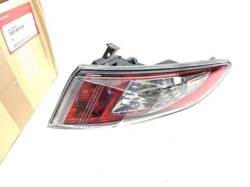 Right rear light - right,