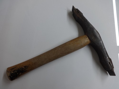 Vintage brick scutch - , hammer