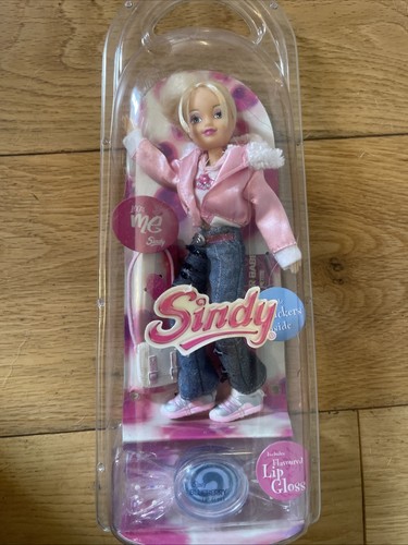 Sindy 100 petit doll - sindy,