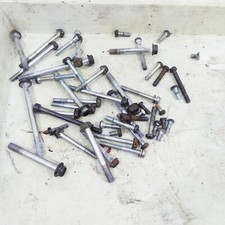 Suzuki GT 250 EZ:73 Screws & Small Parts Engine 38671