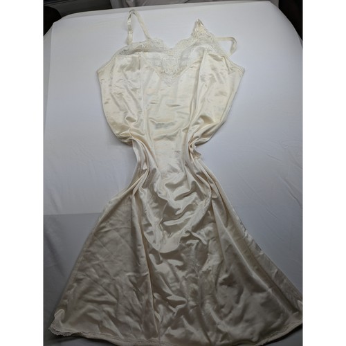 Vanity fair vintage cream - vanity,