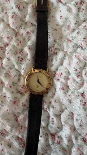 Woman vintage gucci watch - gucci,