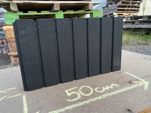 Concrete kerb post palisade - post,
