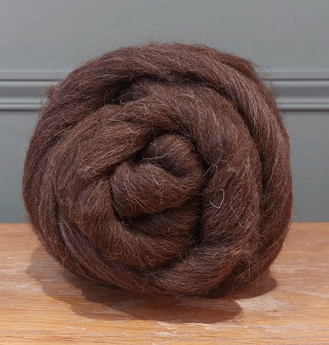 Dark brown irish wool roving - dark,