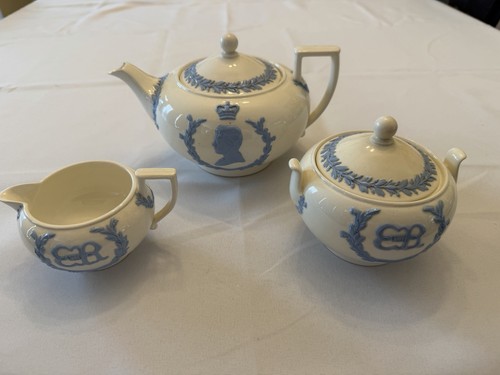 Wedgwood china coronation - china, 3