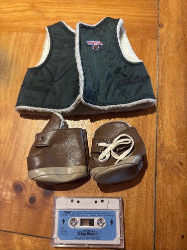 Teddy ruxpin cassette - cassette, clothes