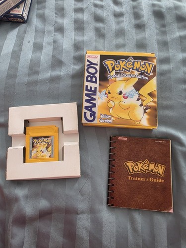 Pokemon yellow complete boxed - yellow,