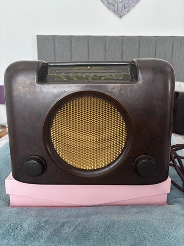 Bush bakelite radio receiver - bakelite,