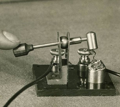 The crystal detector radio - radio, set